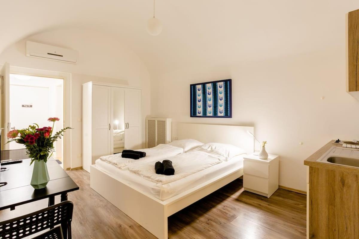 Air Condition I All Sights In Walking Distance I 201 Mbit Wifi Виена Екстериор снимка